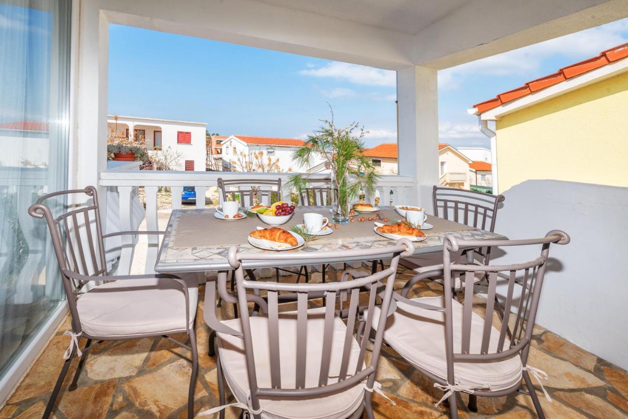 Apartment Tema Vir Ngoại thất bức ảnh